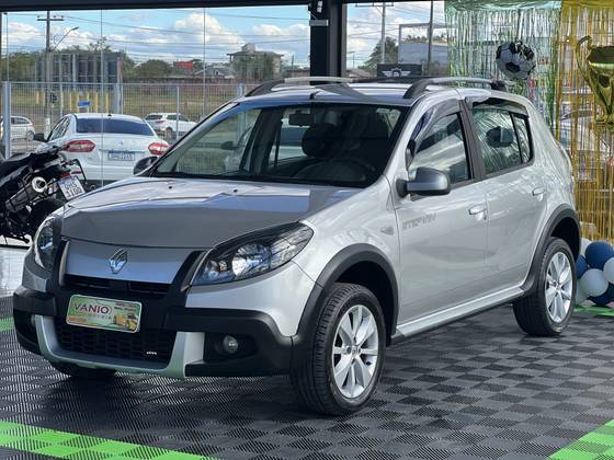 RENAULT SANDERO 1.6 STEPWAY 16V FLEX 4P MANUAL RENAULT SANDERO 1.6 STEPWAY 16V FLEX 4P MANUAL